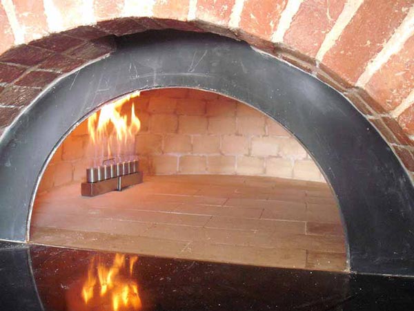 Gas system for pizza ovens