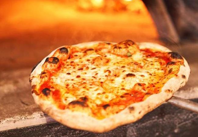 Una perfetta pizza uscita da un nostro forno