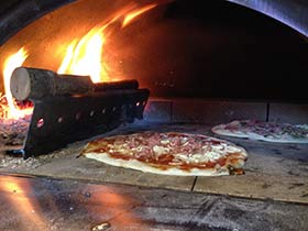 Garden pizza oven for 2 pizzas