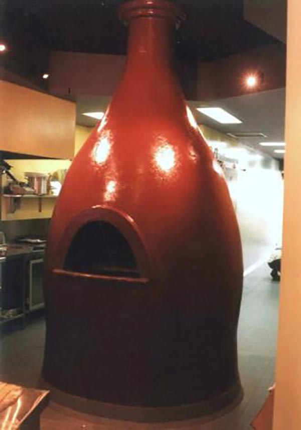 Forno per pizza a forma di bottiglia