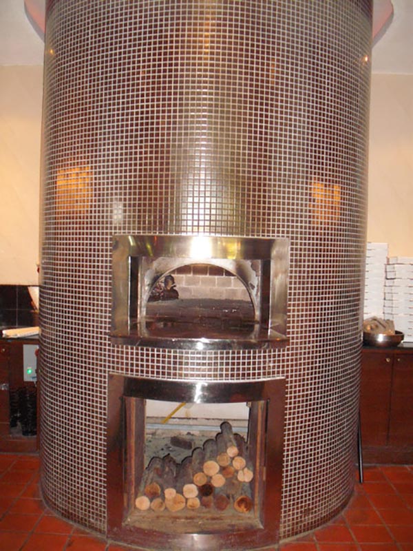 Round pizza oven