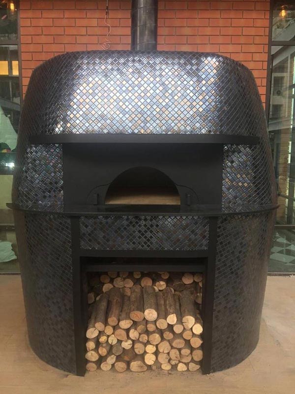 High tech design pizza oven