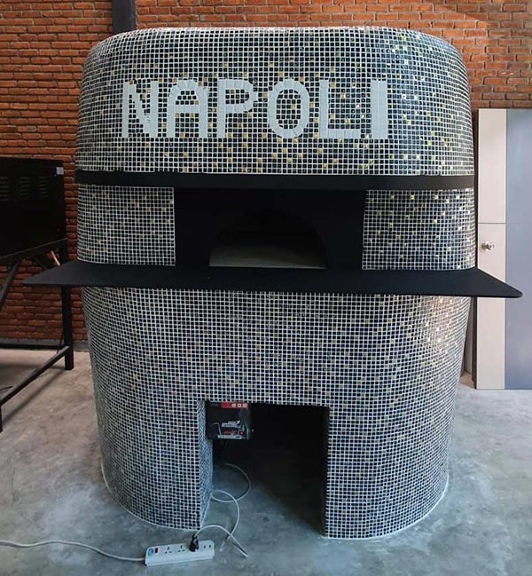 Beautiful pizza oven